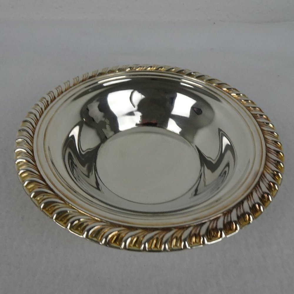 Wm A Rogers Silverplate Bowl Vintage Round Candy Nut Dish 6.5 in Reticulated